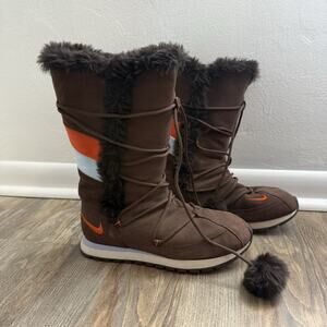 Nike Vintage Faux Fur Pom Pom Winter Boots Women’s Size 9 Brown Suede Style
